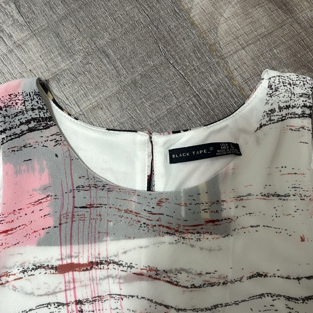 Abstract Print Sleeveless Top - Picture 4 of 8